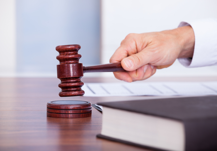 Court gavel — evidence that holds up in criminal and civil cases